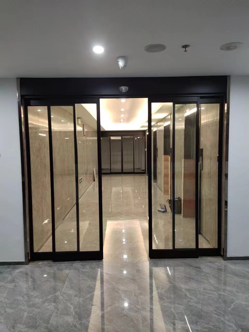 丰县玻璃伸缩门